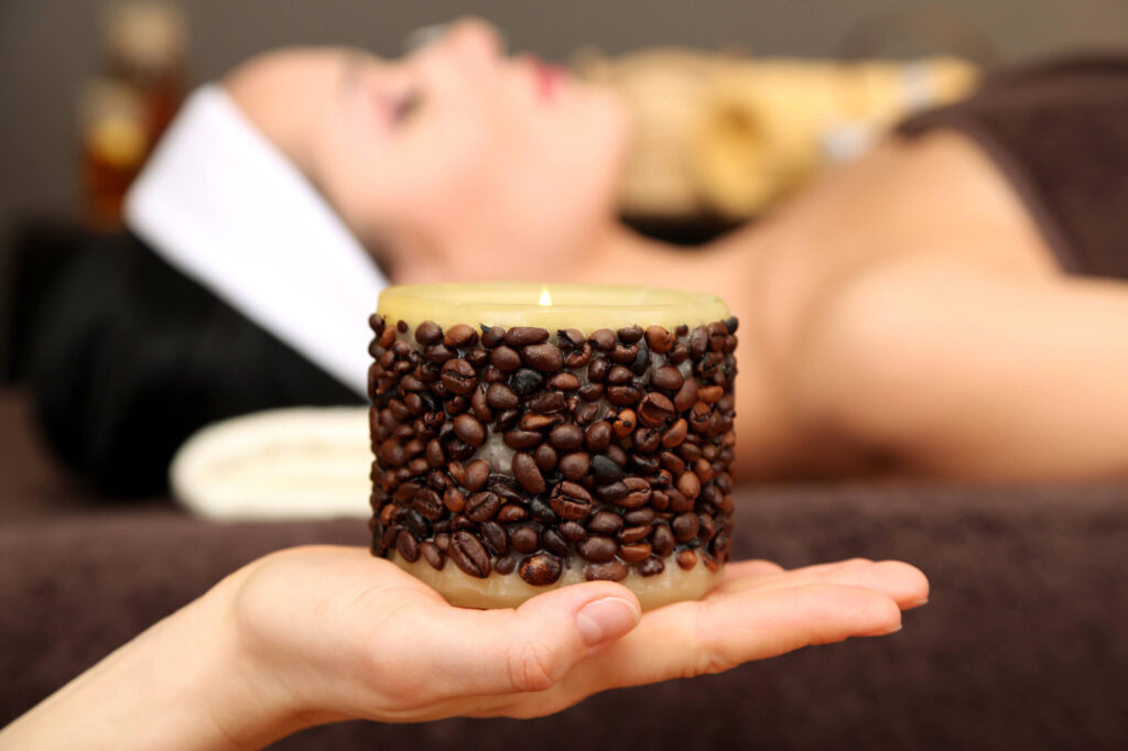 Masaż gorącą świecą aromatyczną – zabiegi SPA Gliwice